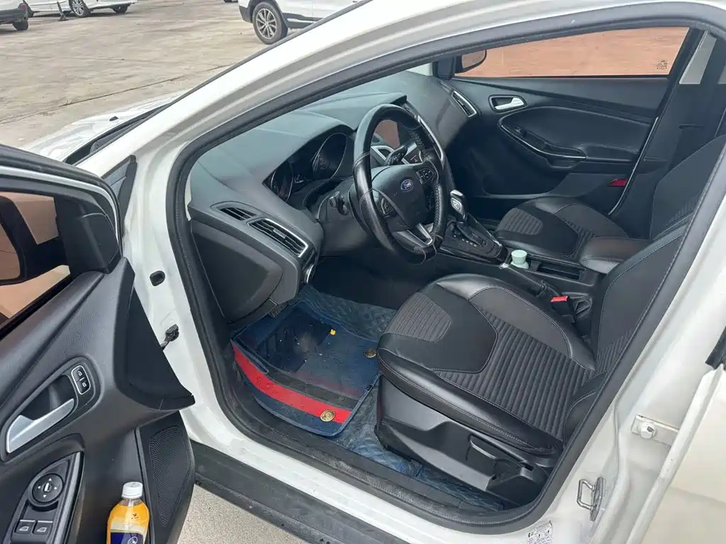 Ford Focus 2017 2015 Hatchback 1.6L Automatic Trend