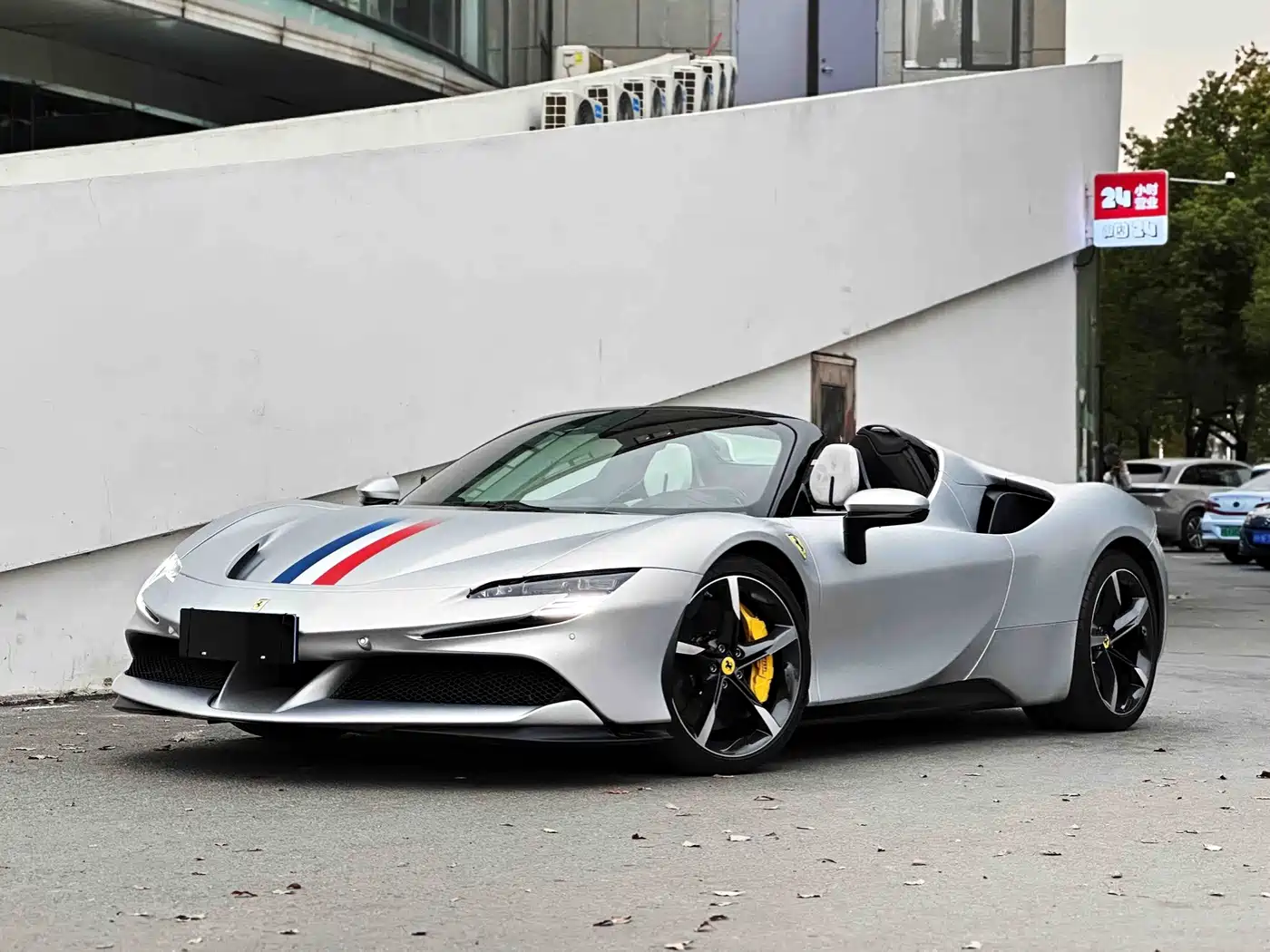 Ferrari SF90 2024 2021 3.9T V8 Spider
