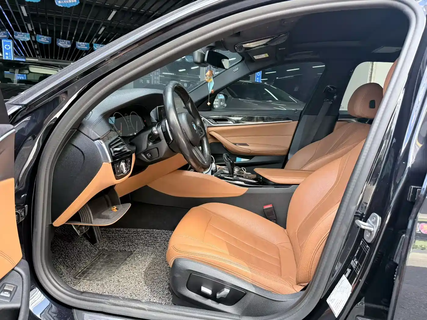 BMW 5 Series 2019 530Li Leading Luxury Package фото 3