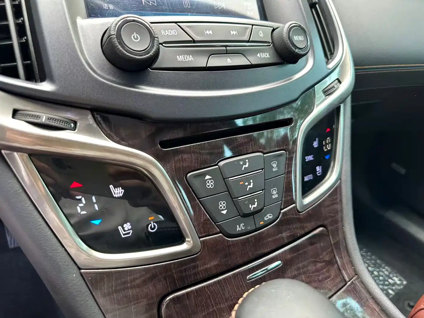 Buick LaCrosse 2013 2.4L SIDI Luxury Comfort фото 12