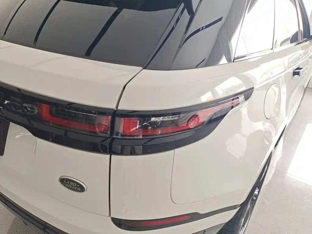 Land Rover Range Rover Velar 2023 2023 250PS Gloss Black Collector's Edition