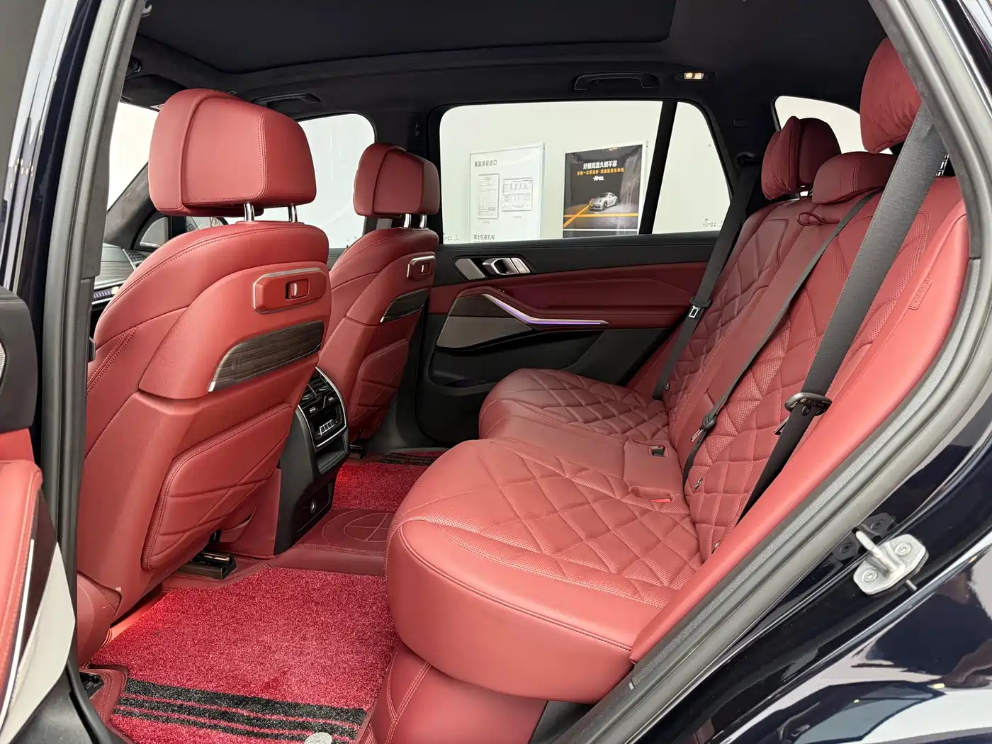 BMW X5 2025 Model xDrive 40Li M Sport Blackout Package фото 5