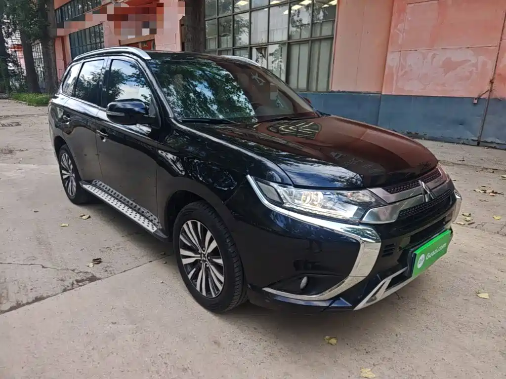 Фото 4 - Mitsubishi Outlander