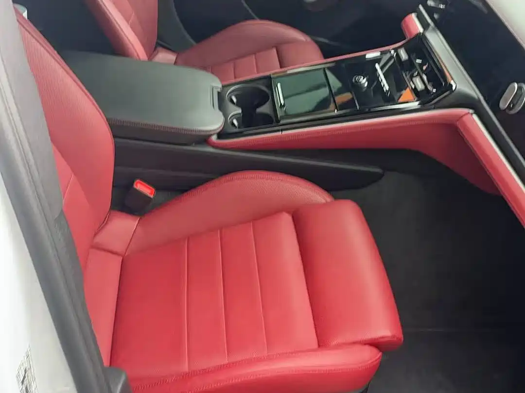 Photo 4 - Porsche Panamera