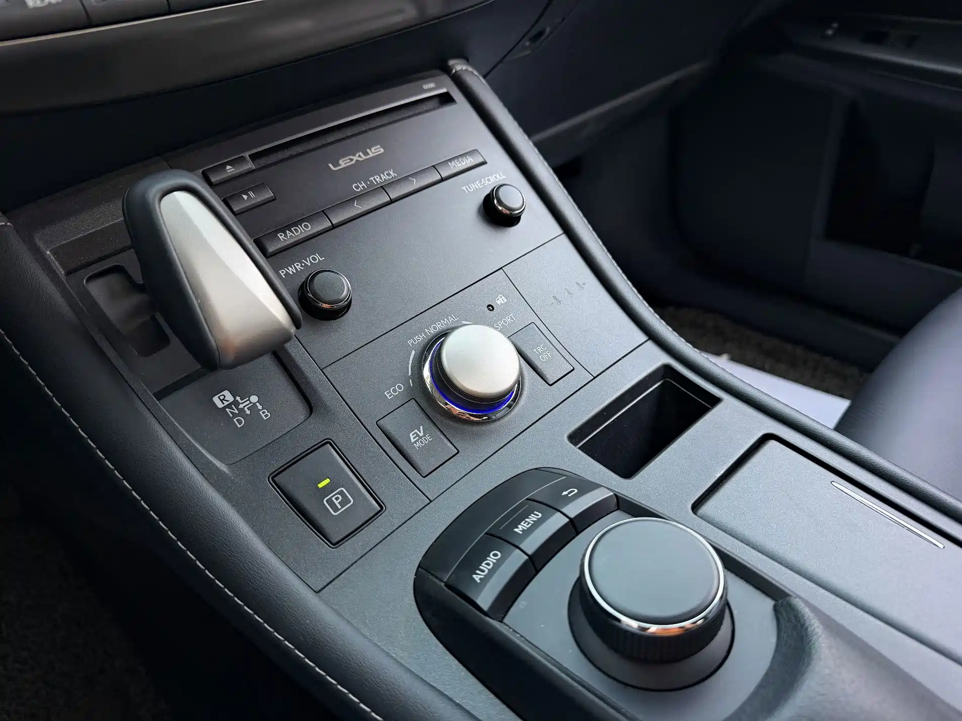 Фото 8 - Lexus CT