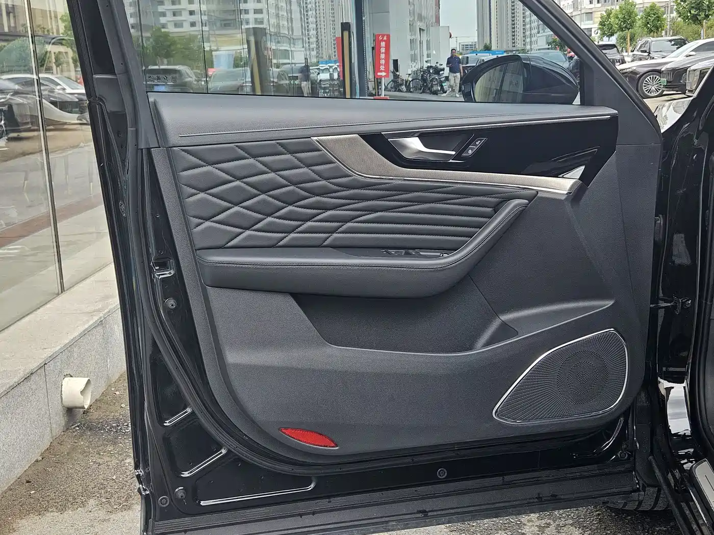 Hongqi HS5 2022 2.0T Smart Connect Joy Edition фото 17