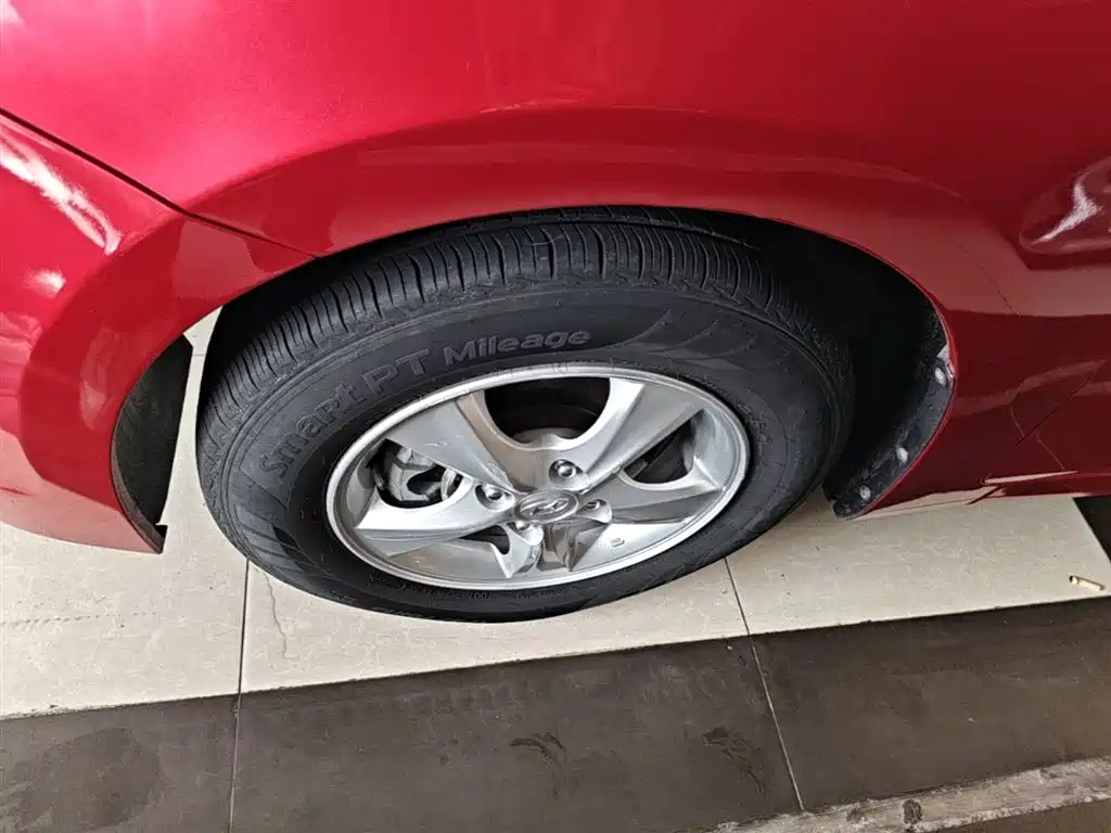 Hyundai Verna 2014 1.4L Automatic Smart GLS фото 23