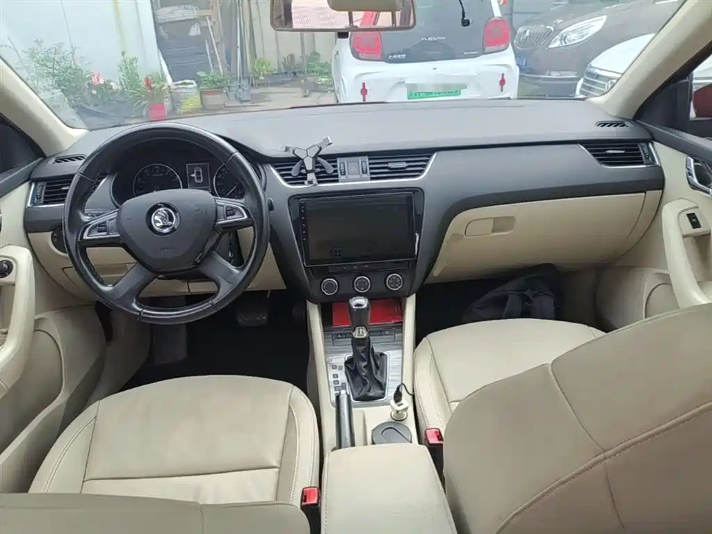 Škoda Octavia 2015 1.6L Automatic逸俊版 фото 10