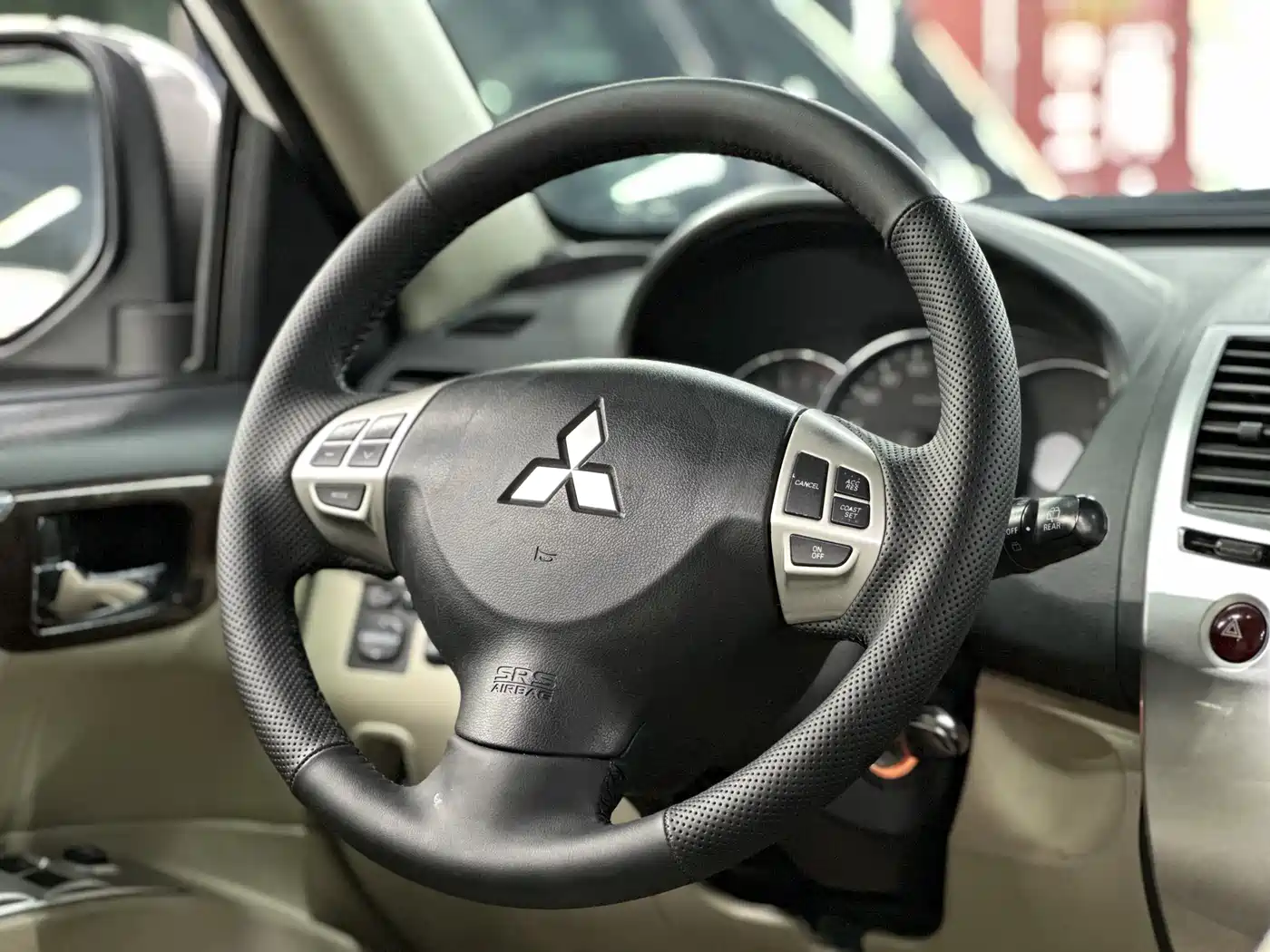 Mitsubishi Pajero Sport 2013 3.0L Automatic 4WD Flagship фото 17