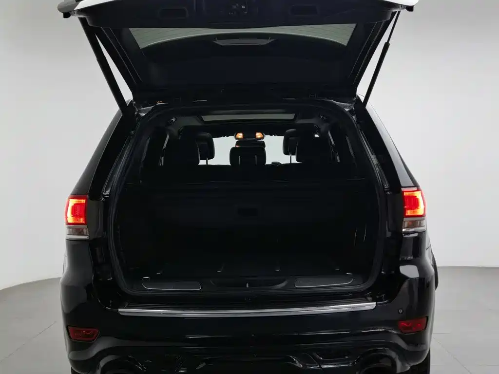 صورة 16 - Jeep Grand Cherokee (Import)