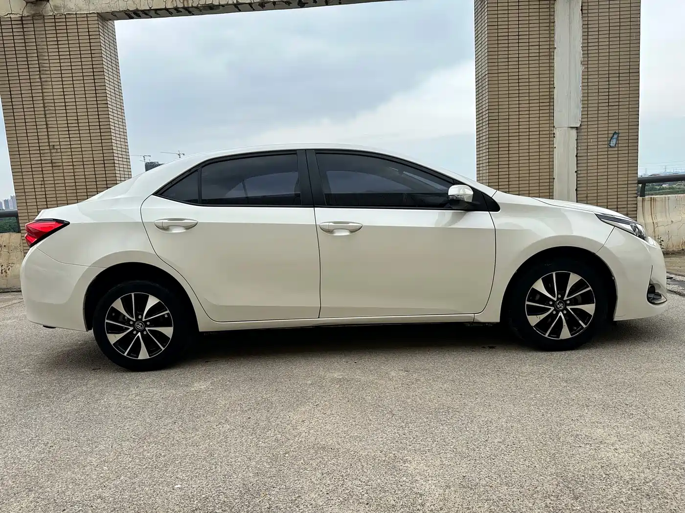 Toyota Levin 2018 185T CVT Premium Edition China V фото 4