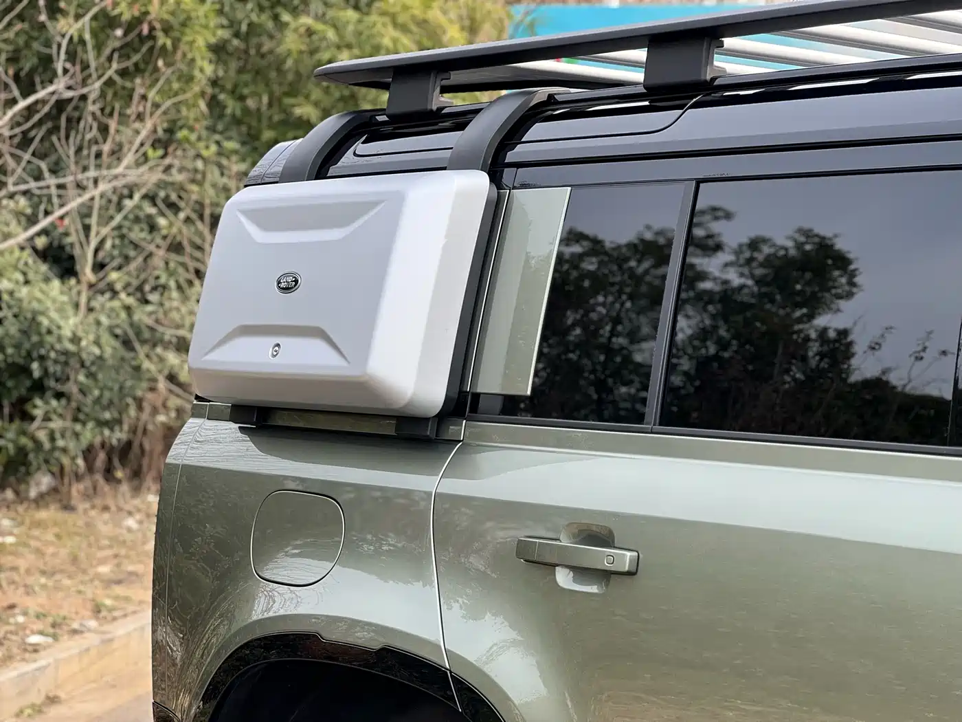 Land Rover Defender 2022 110 P400 X-DYNAMIC HSE фото 6