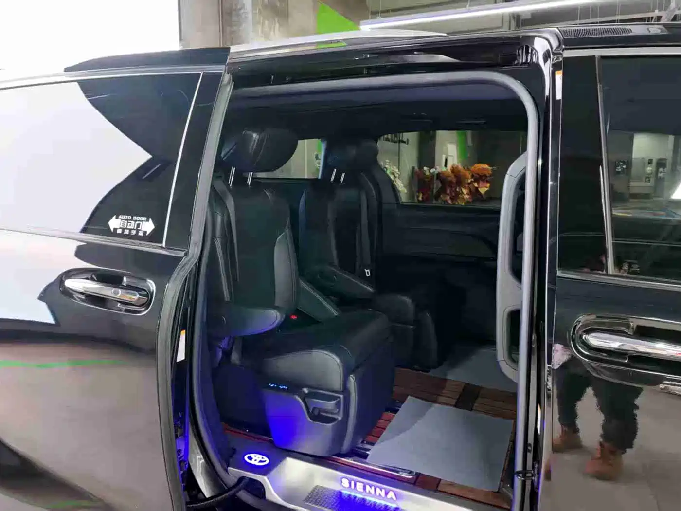 Toyota Sienna 2021 2.5L Hybrid Ultimate Edition фото 12