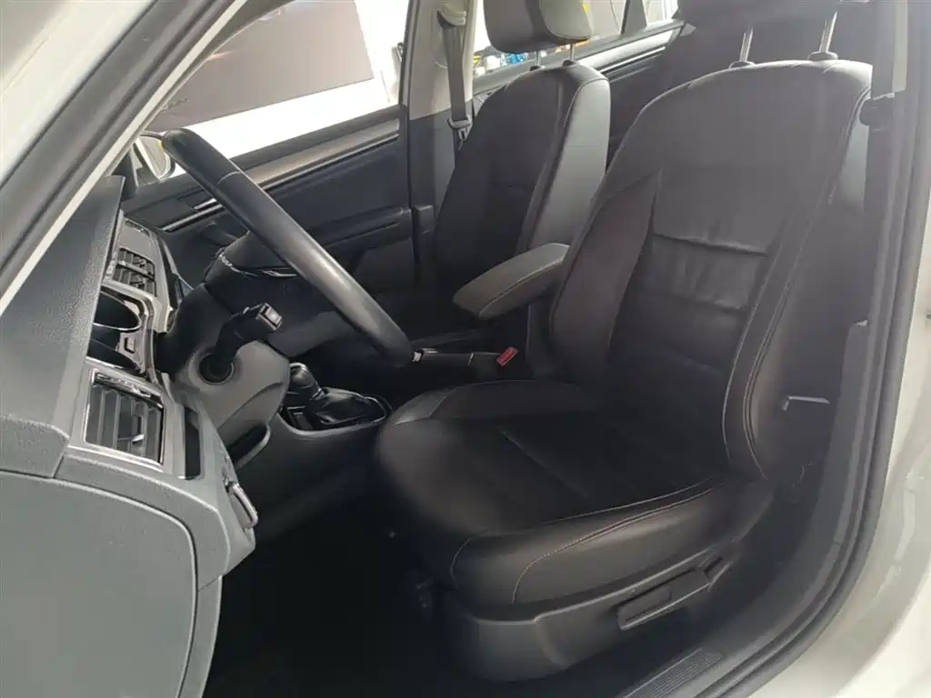 Volkswagen Bora 2018 1.5L Automatic Comfort фото 15