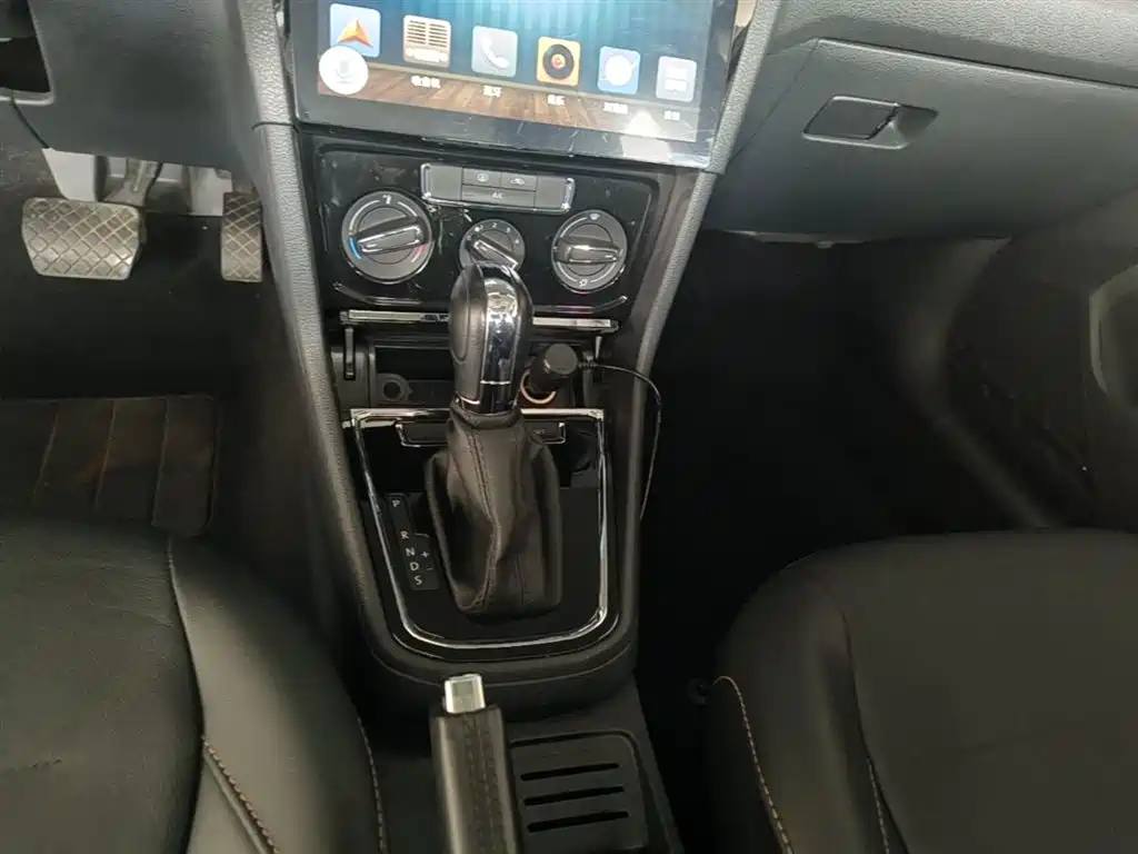 Volkswagen Bora 2018 1.5L Automatic Comfort фото 14