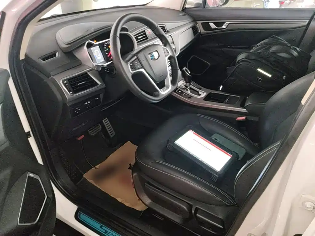 Фото 16 - Geely Emgrand GS