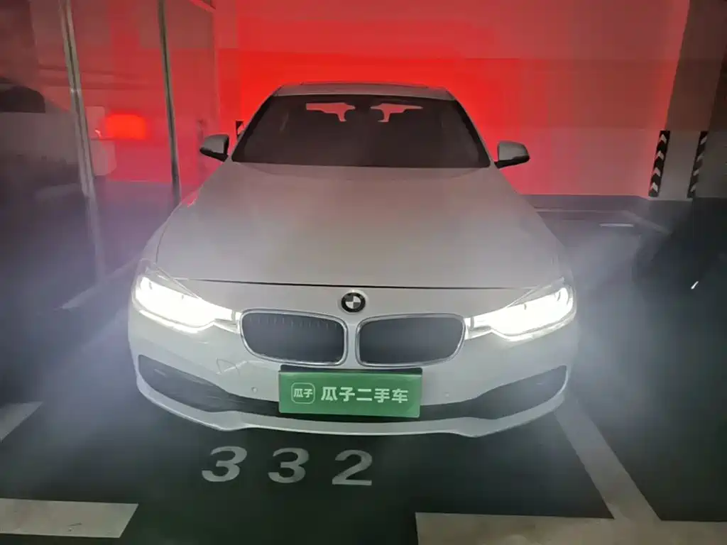 BMW 3 Series 2016 320i Fashion Model фото 3