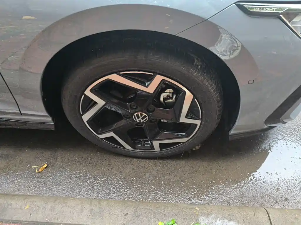 Фото 8 - Volkswagen Golf