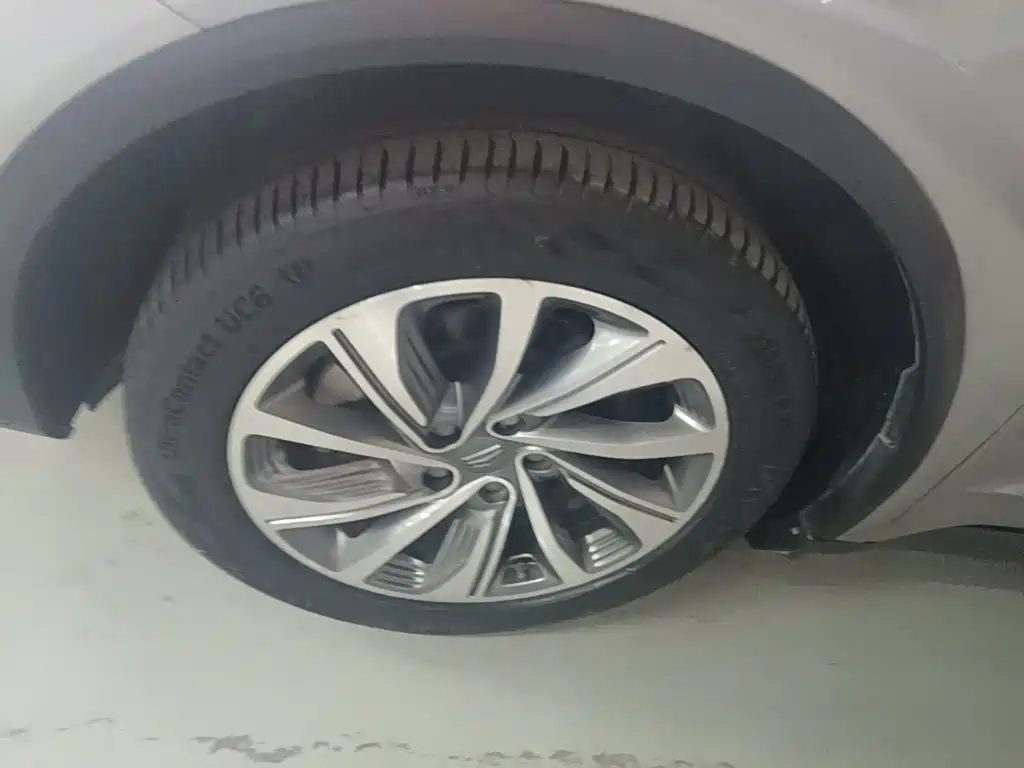 Фото 23 - Geely Jiaji