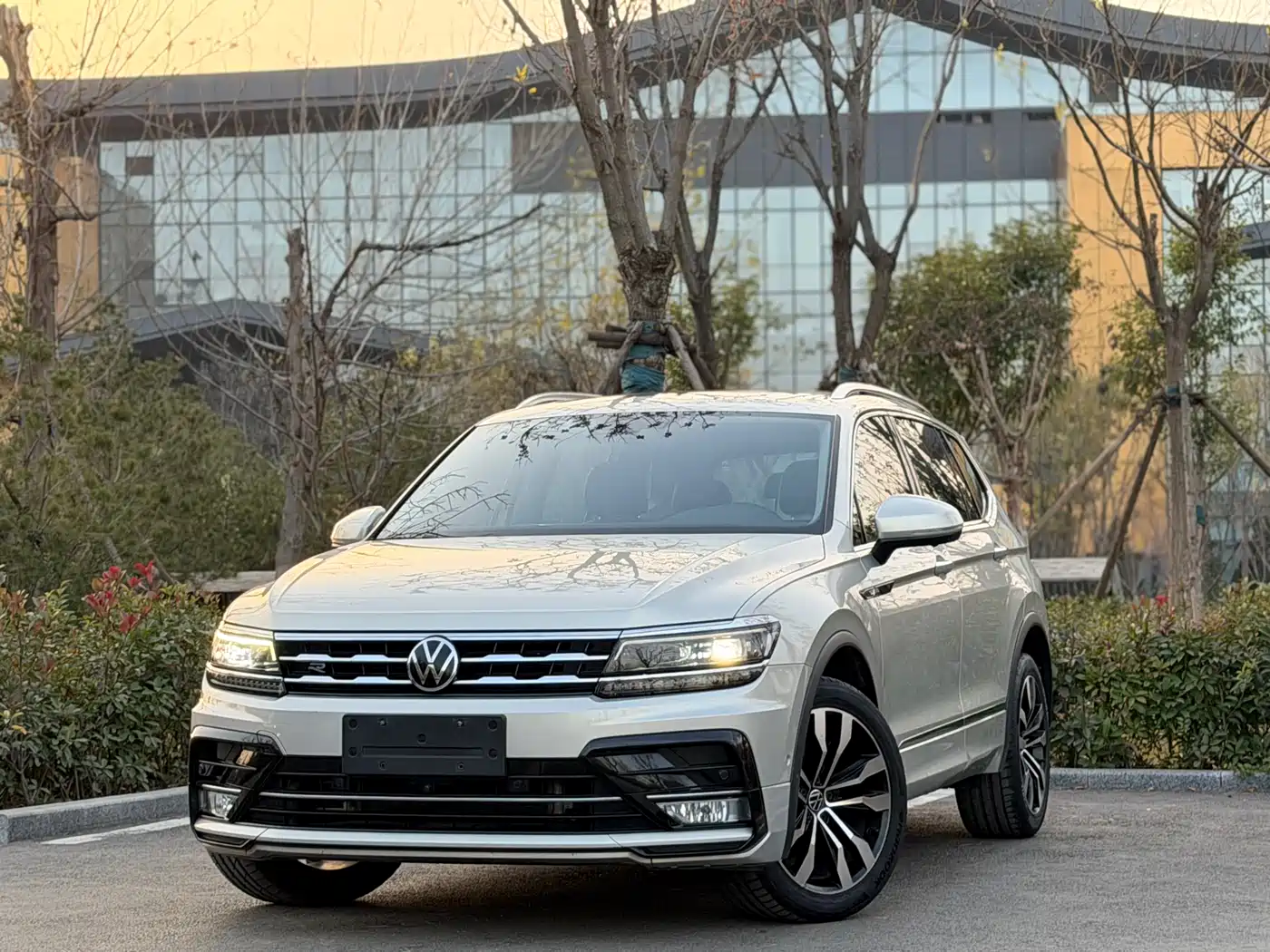 Volkswagen Tiguan L 2021 330TSI Automatic 2WD R-Line Flagship