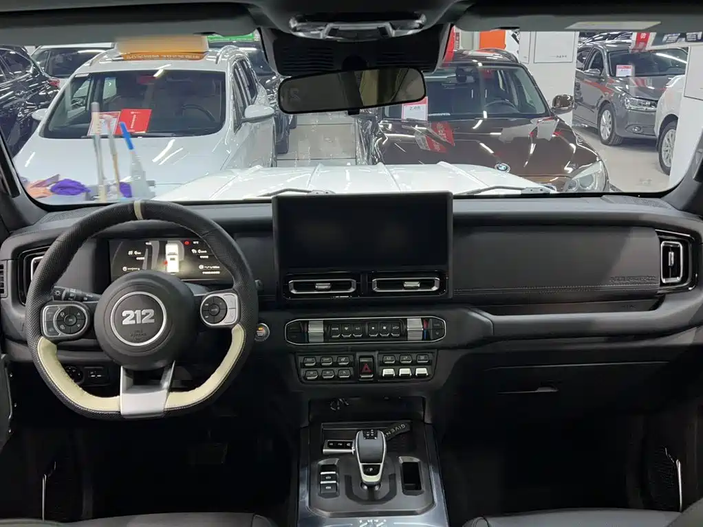 212 T01 2025 2024 2.0T Explorer
