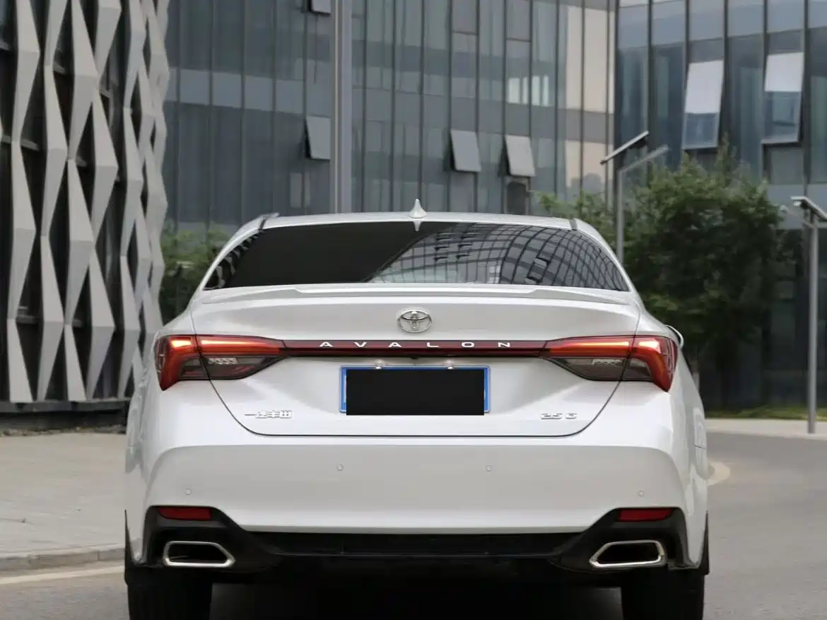 Toyota Avalon 2022 2.5L Luxury Edition фото 8