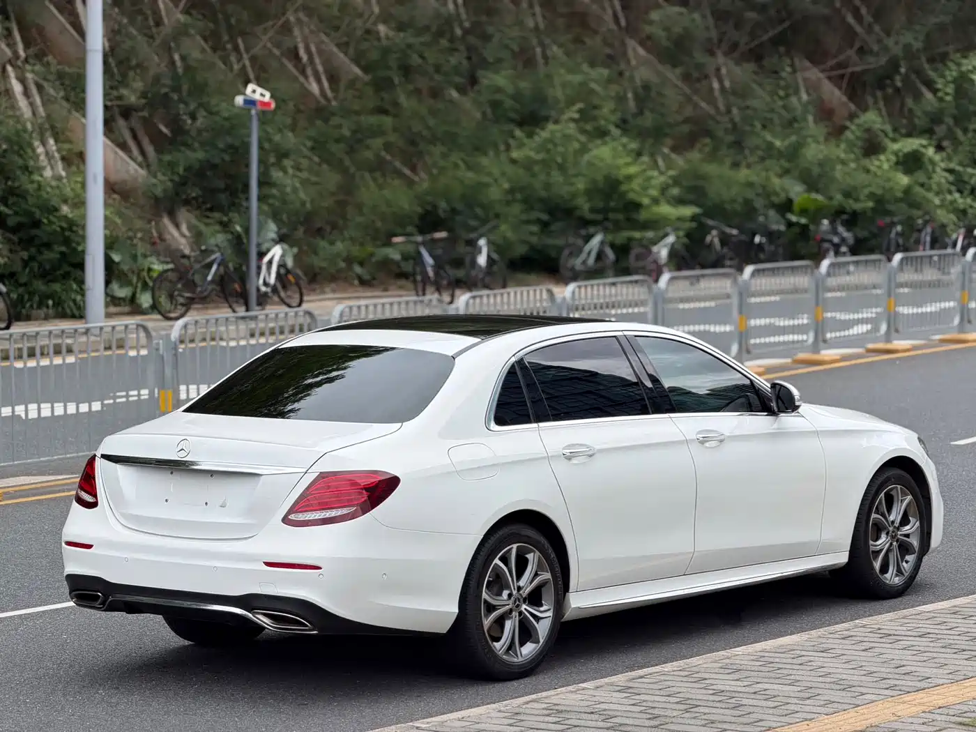 Mercedes-Benz E-Class 2020 Facelift E 300 L Sport Fashion фото 13
