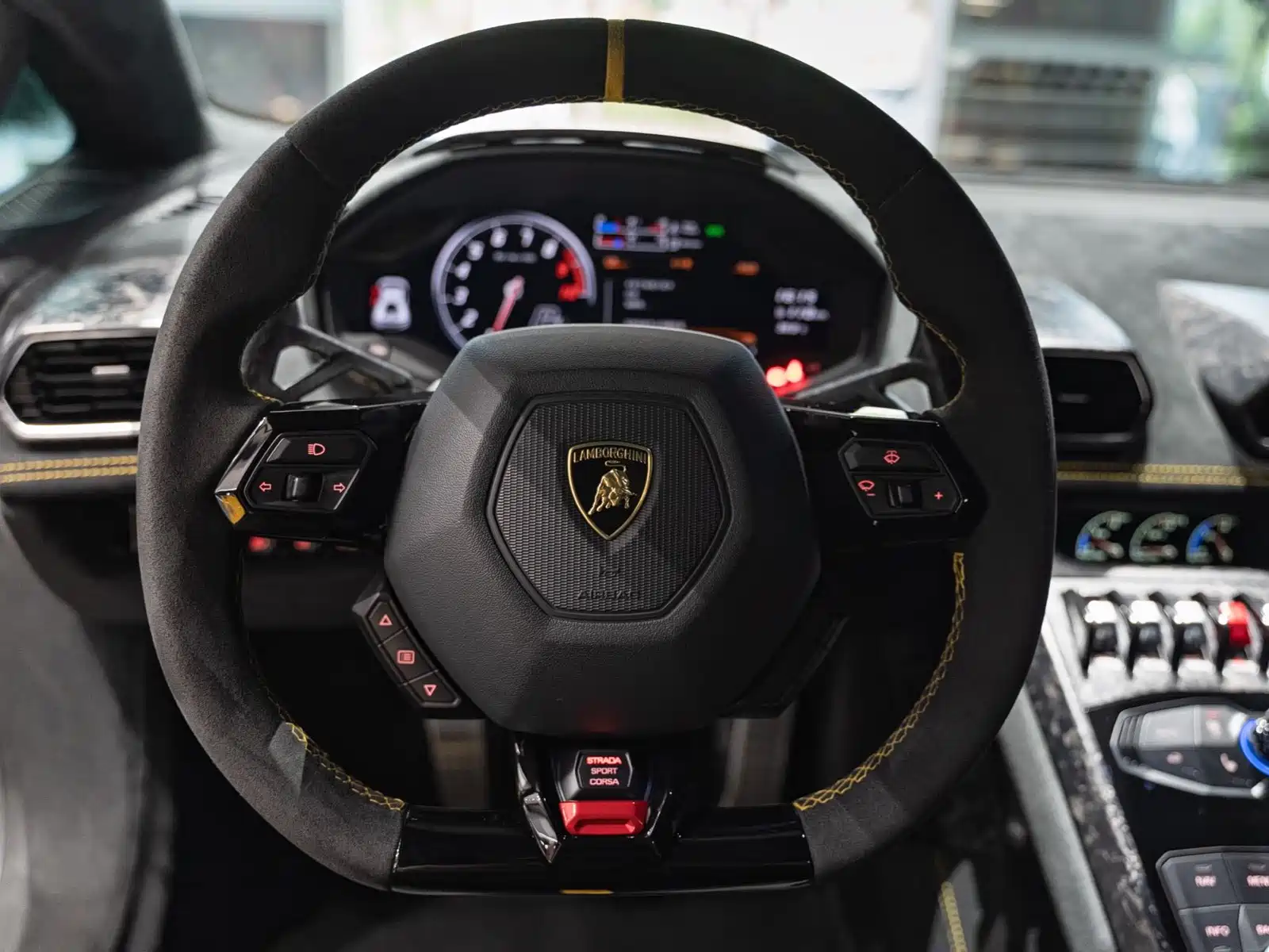 Фото 23 - Lamborghini Huracán