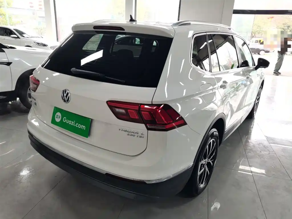 Volkswagen Tiguan L 2018 330TSI Automatic 2WD Luxury Edition фото 5