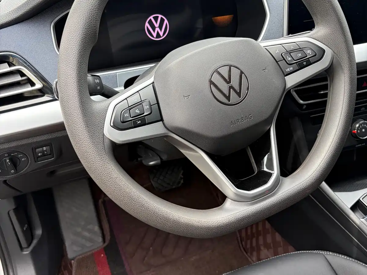 Volkswagen Lavida 2023 1.5L Auto Delight Edition фото 14