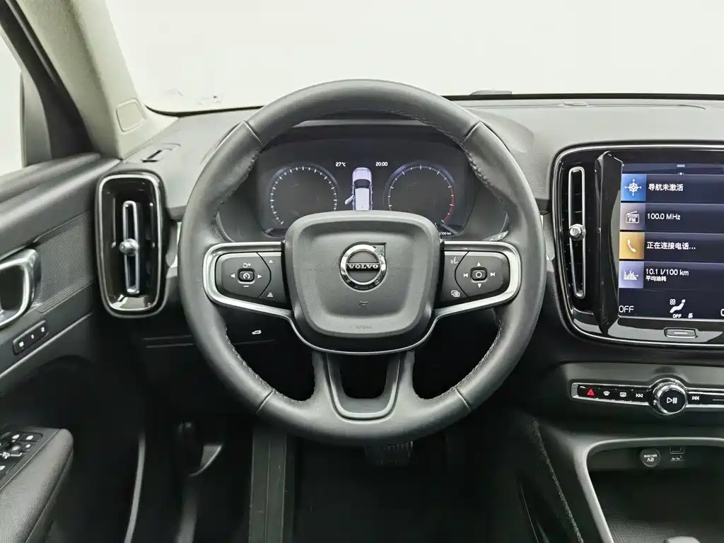 Volvo XC40 2021 2022 Model T4 AWD Smart Drive Fashion Edition