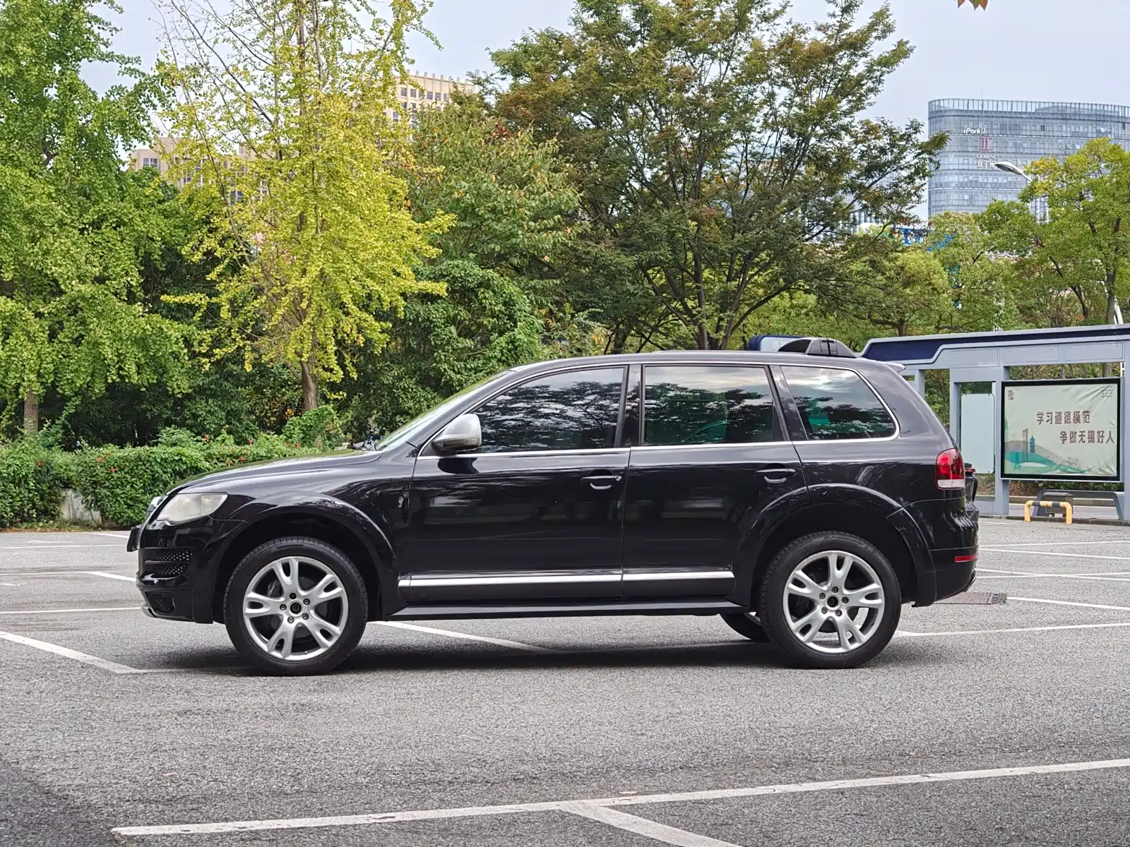 Фото 4 - Volkswagen Touareg