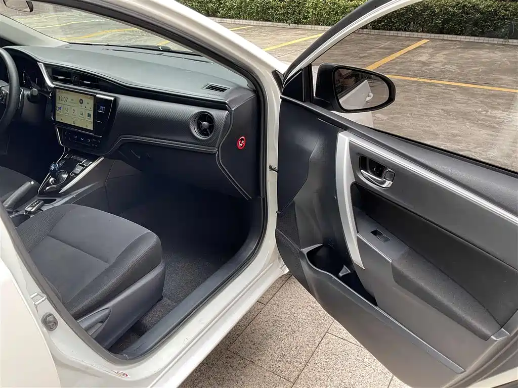 Toyota Levin 2017 Facelift Hybrid 1.8H GS E-CVT Elite Sunroof Edition China V фото 7