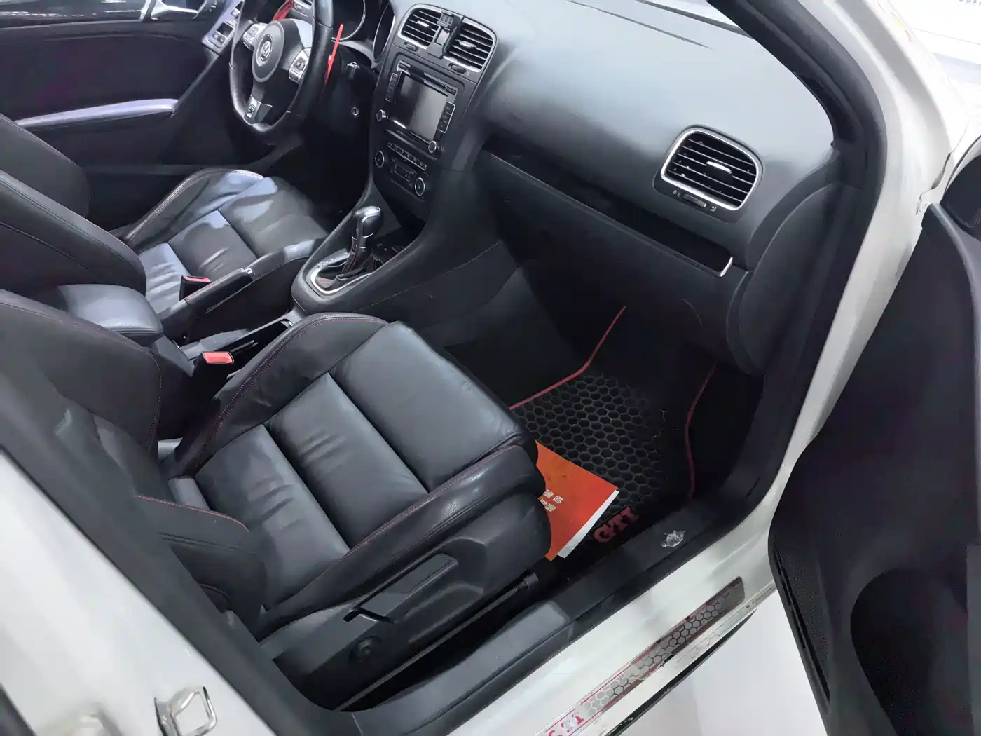 Volkswagen Golf GTI 2012 2.0TSI GTI фото 3