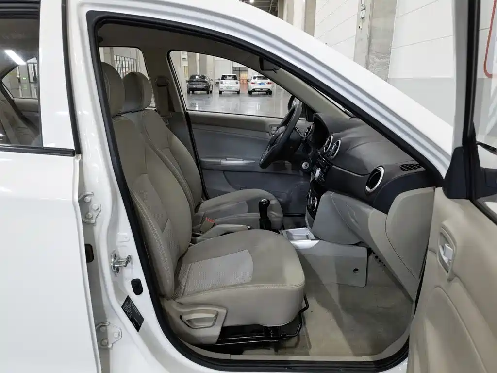 Changan Yuexiang V3 2019 2015 1.4L Manual Cozy (China V)