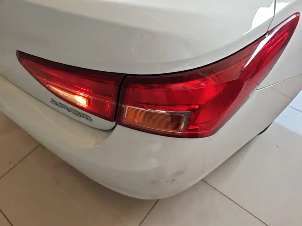 Photo 8 - Buick Verano
