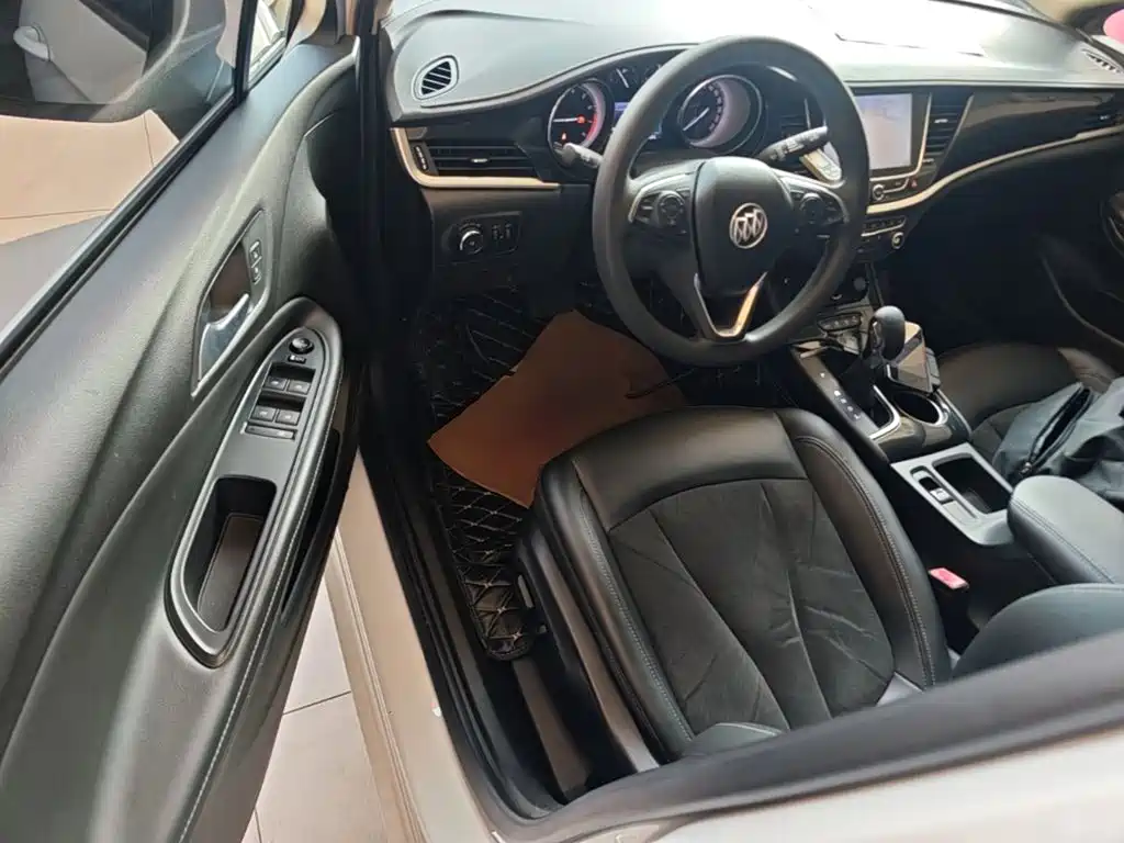 Photo 16 - Buick Verano