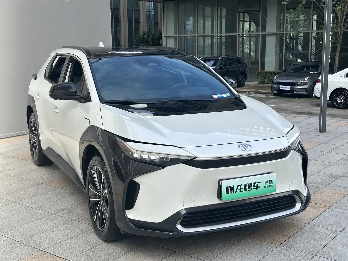 Toyota FAW Toyota bZ4X 2022 AWD High Performance Premium Edition фото 3