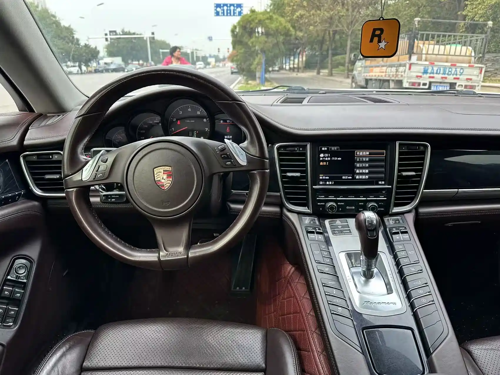 صورة 11 - Porsche Panamera