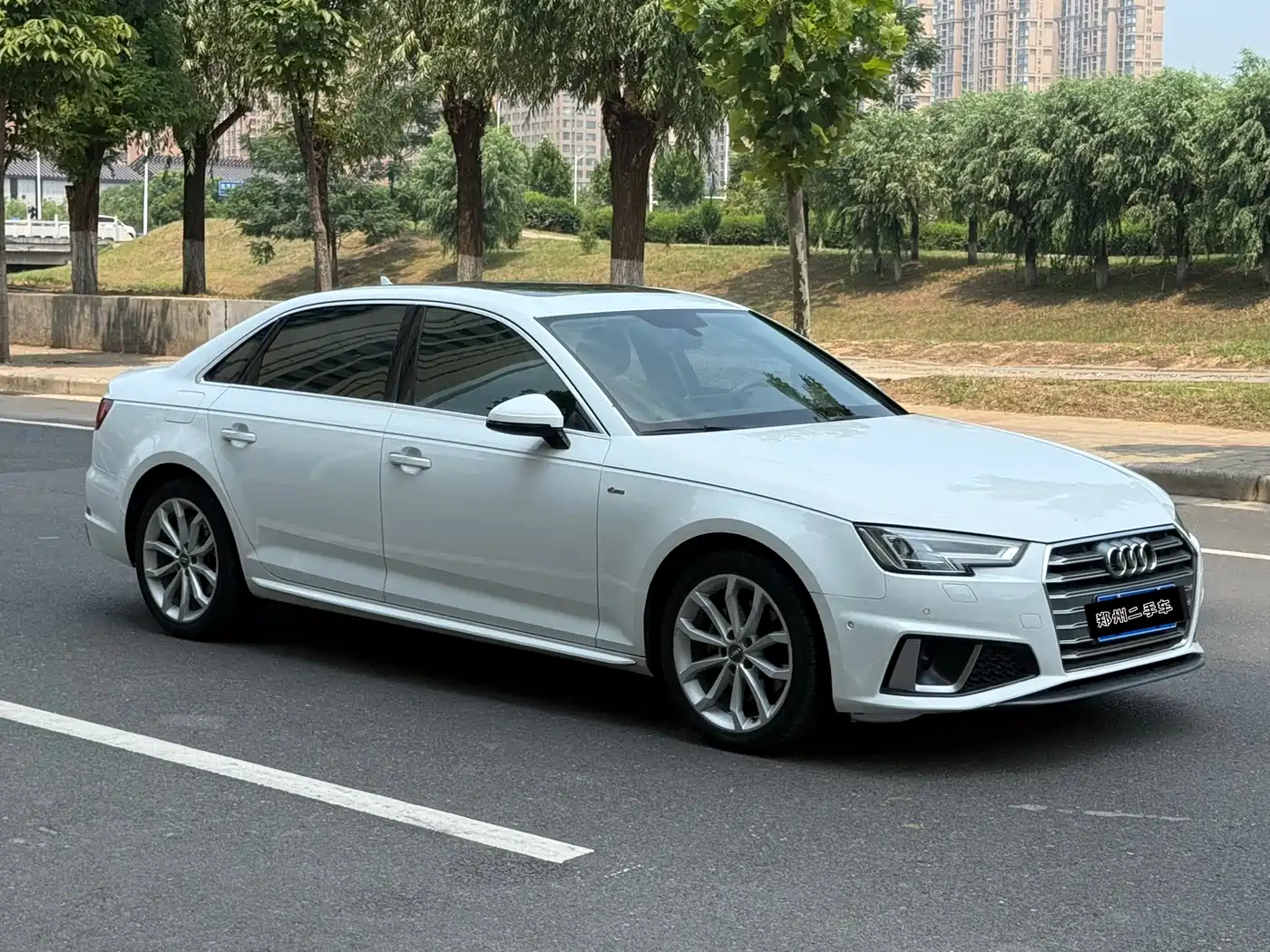 Фото 3 - Audi A4L