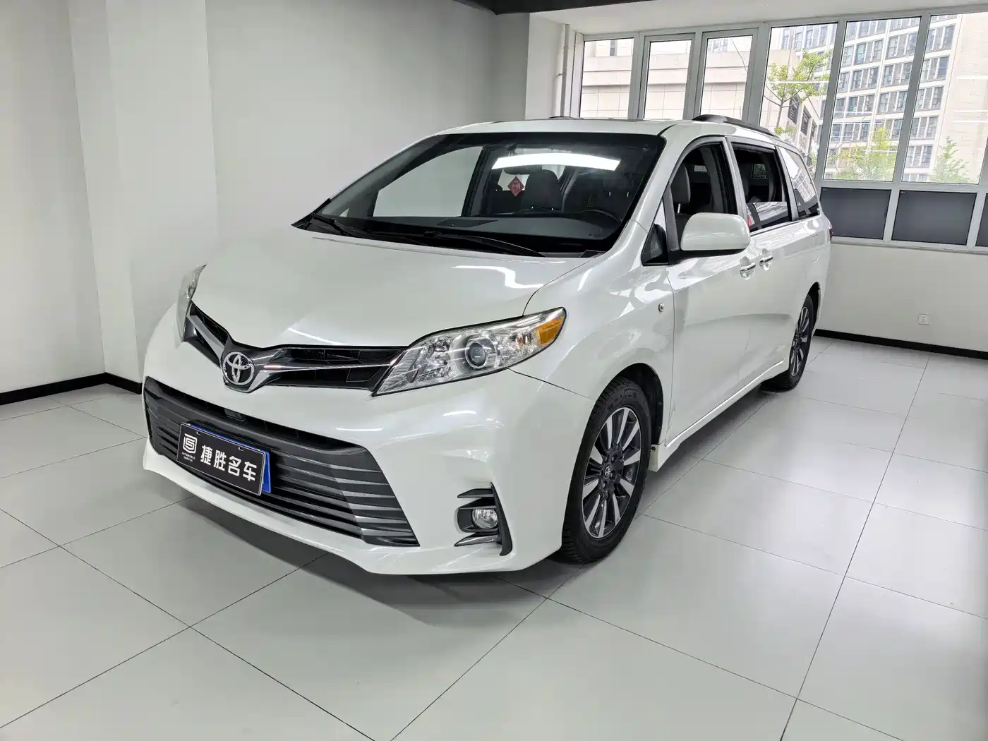 Toyota Sienna 2015 — пригон из Китая