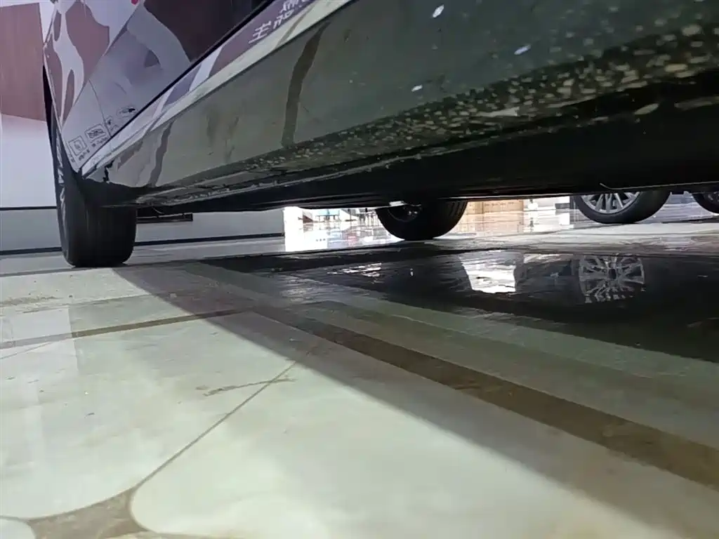 Hongqi H5 2025 1.5T DCT Flag Rhythm 500,000 Units Memorial Edition фото 21
