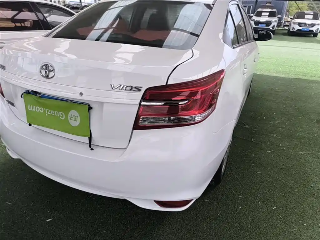 Toyota Vios 2017 1.5L CVT Pioneer фото 8