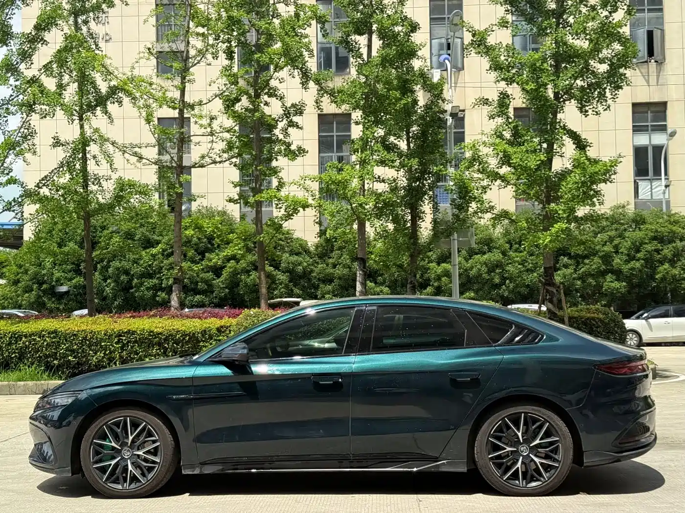 BYD Han 2022 EV 610KM AWD Qianshan Green Limited Edition фото 11