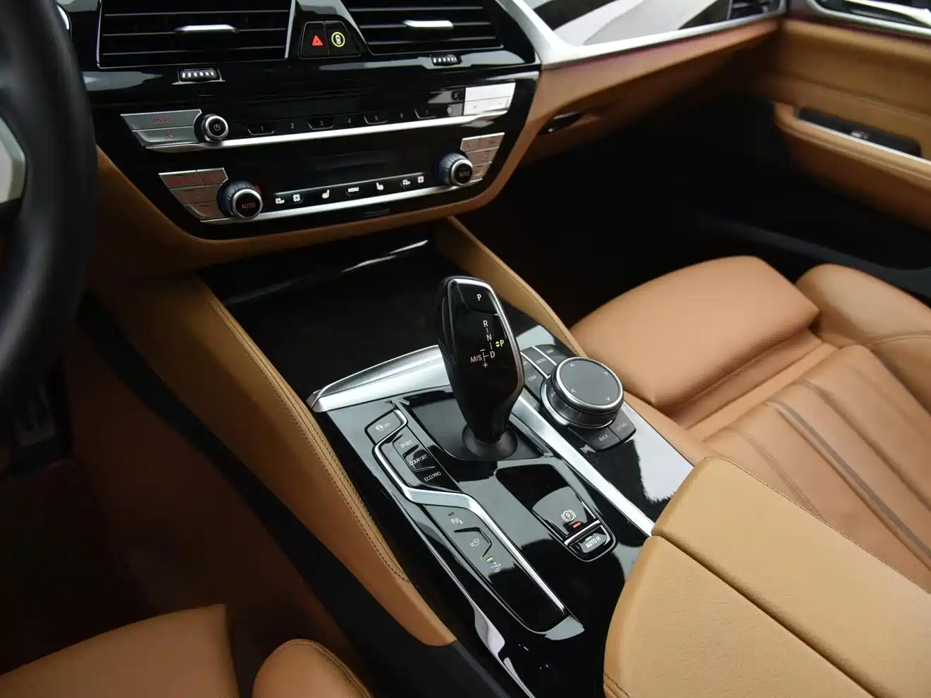 BMW 6 Series GT 2022 Model 630i M Sport Package фото 12
