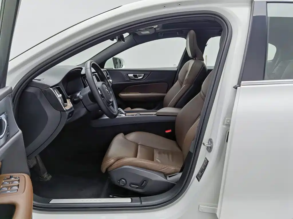 Volvo S60 2024 2024 B4 Inscription Luxury Edition