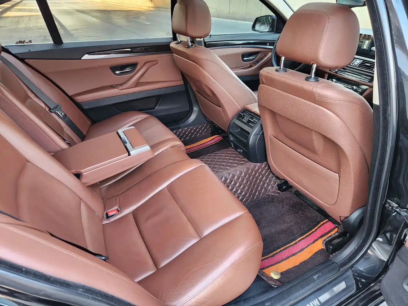 BMW 5 Series 2014 525Li Leading фото 8