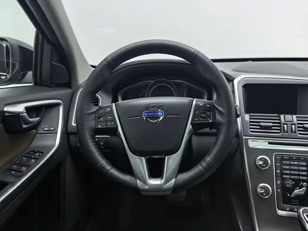 Photo 11 - Volvo XC60