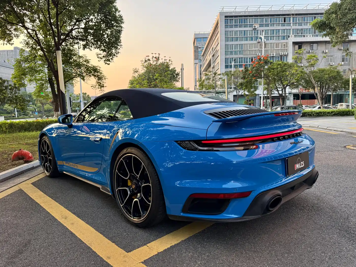 Porsche 911 2022 Turbo S Cabriolet 3.7T фото 6