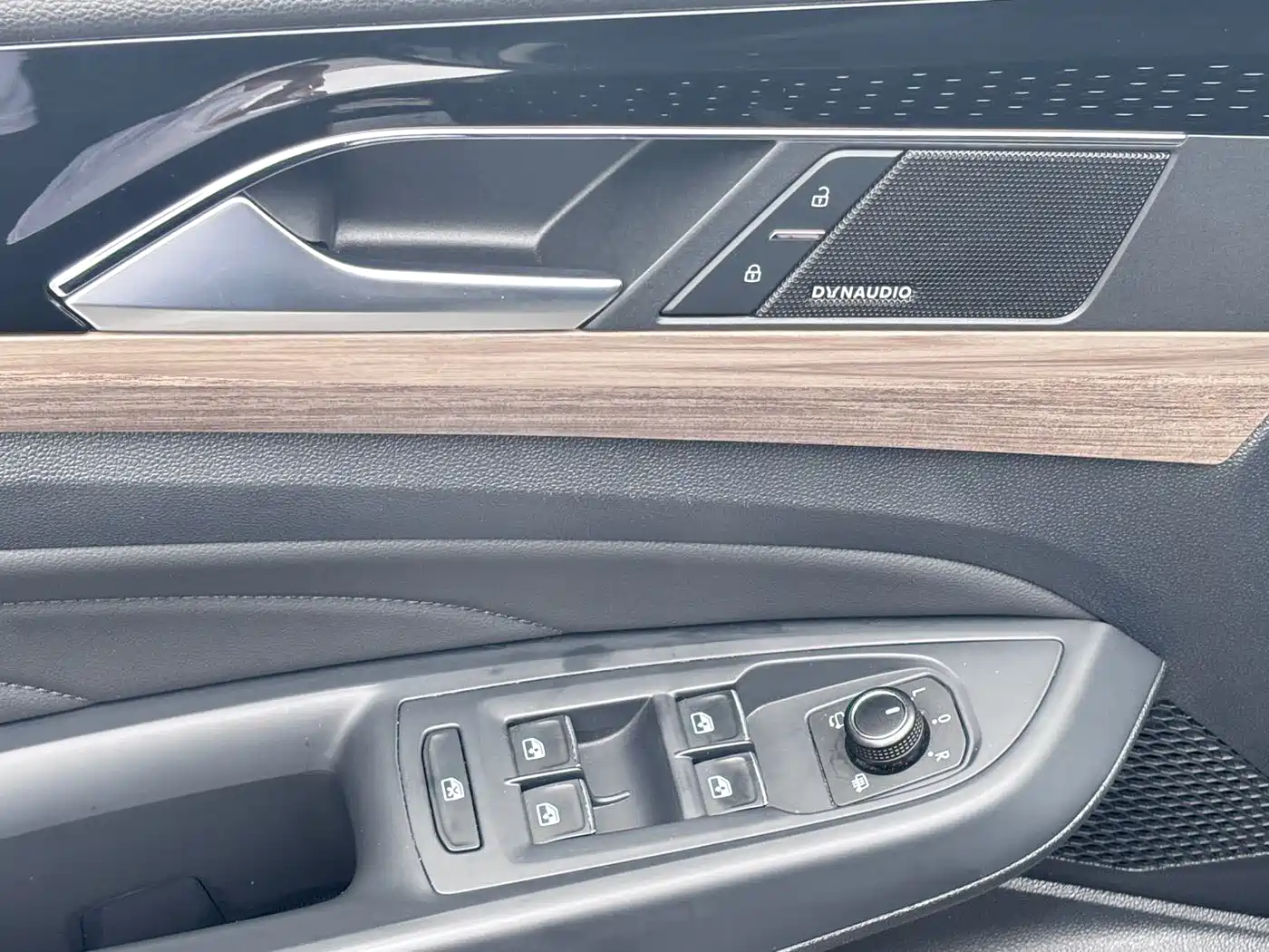 Photo 20 - Volkswagen Passat